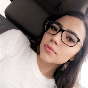 Meet your Posher, Celeste